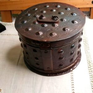 Tin Box Vintage Saffried LTD. Round‎